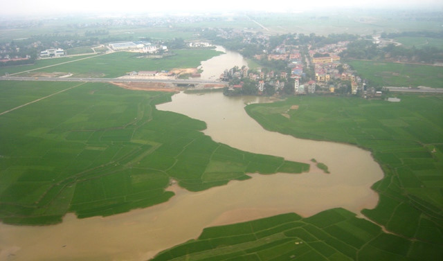 Nghiên cứu ảnh hưởng tương tác giữa dòng chảy lũ đoạn sông Hồng khu vực Hà Nội