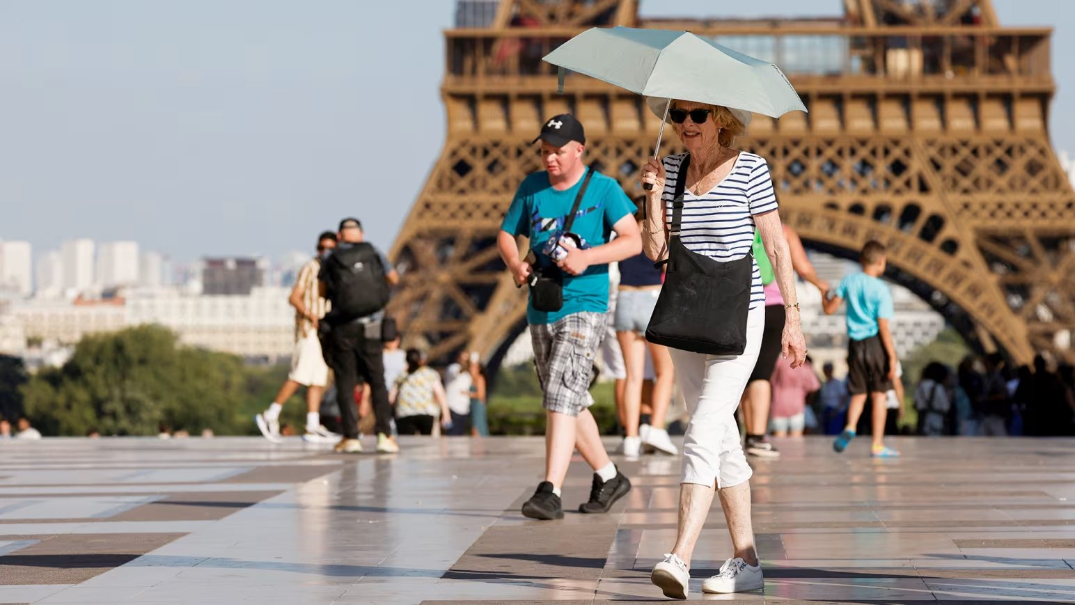 France shuts schools, Italy limits work outdoors in 'exceptional' European heatwave