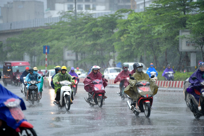 Đề nghị các tỉnh, thành phố Bắc Bộ, Thanh Hoá và Nghệ An chủ động ứng phó với mưa dông kèm lốc, sét, mưa đá và gió giật mạnh
