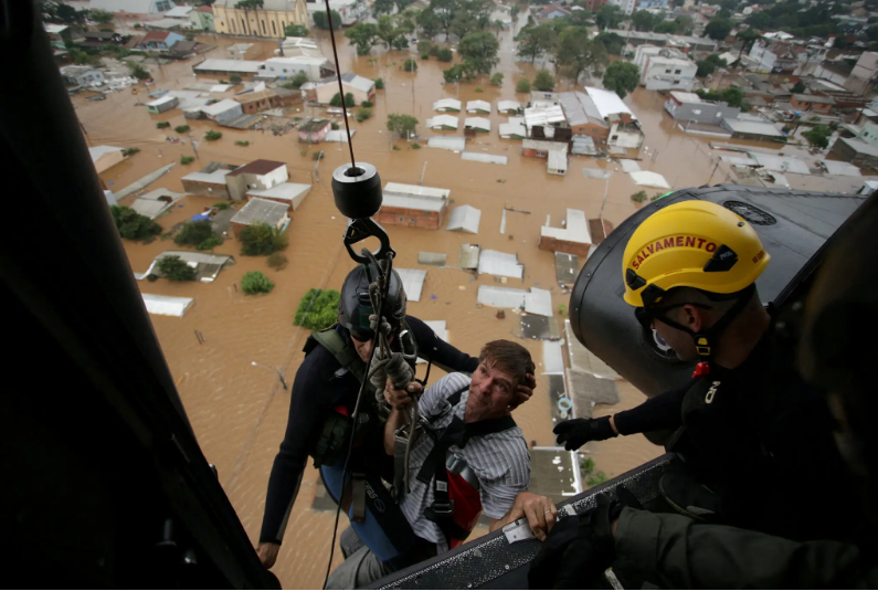 Hàng trăm người thiệt mạng do lũ lụt nghiêm trọng tại Brazil