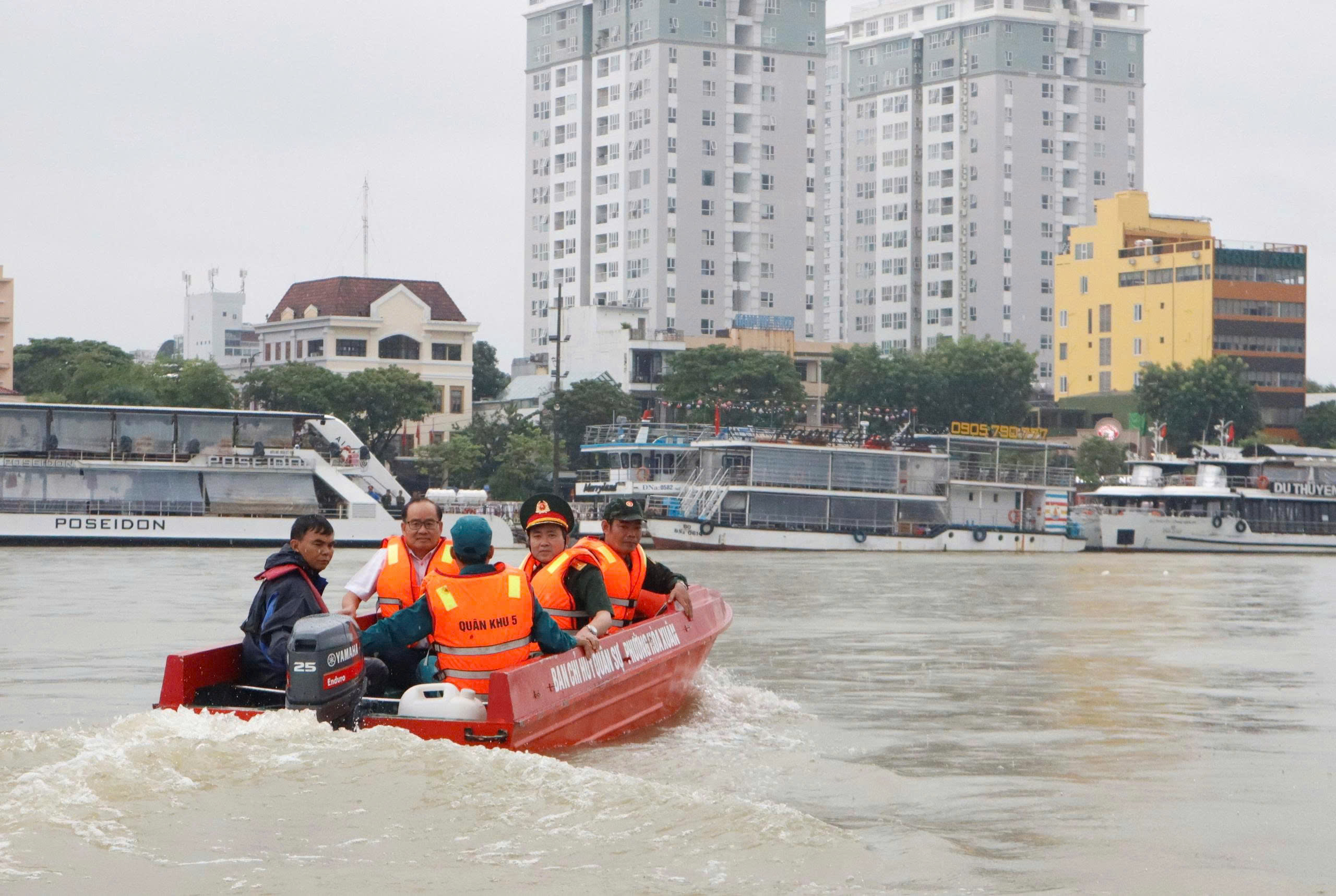 Nâng cao năng lực vận hành phương tiện thủy phục vụ cứu hộ, cứu nạn
