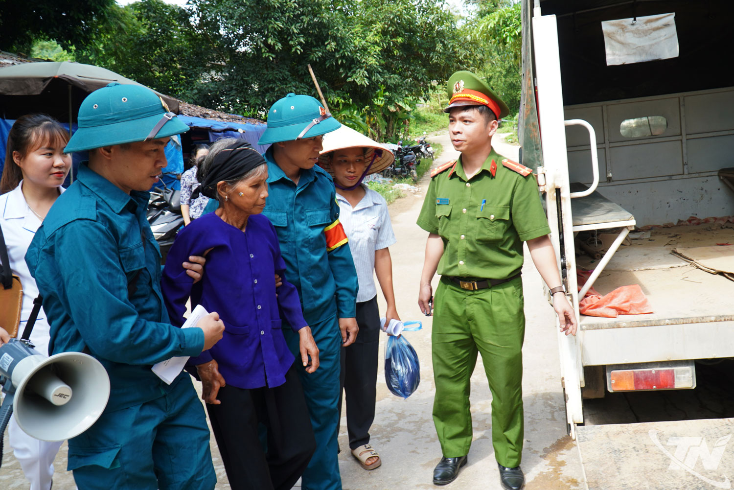 Diễn tập sơ tán dân ứng phó với ngập lụt, sạt lở tại xã Thần Sa, tỉnh Thái Nguyên
